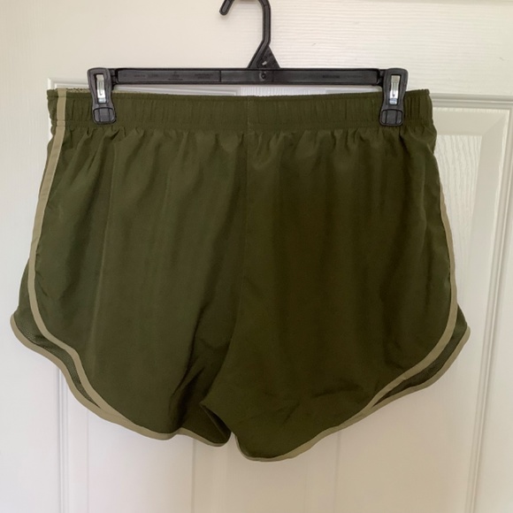 Nike XL - Picture 2 of 6